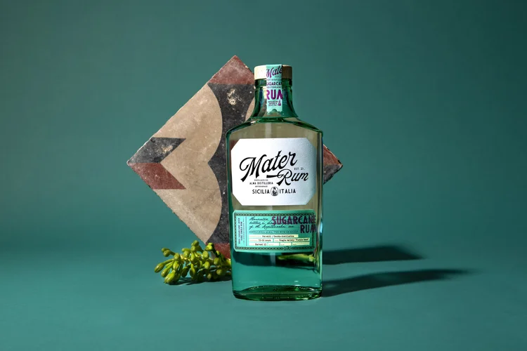 Mater Rum Single Estate Canna Viola distilleria Alma 70cl
